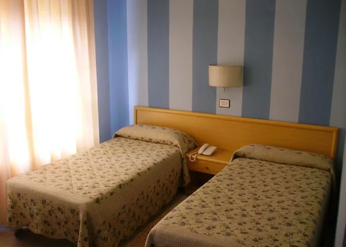 Hotel Valle Del Arenales 2*